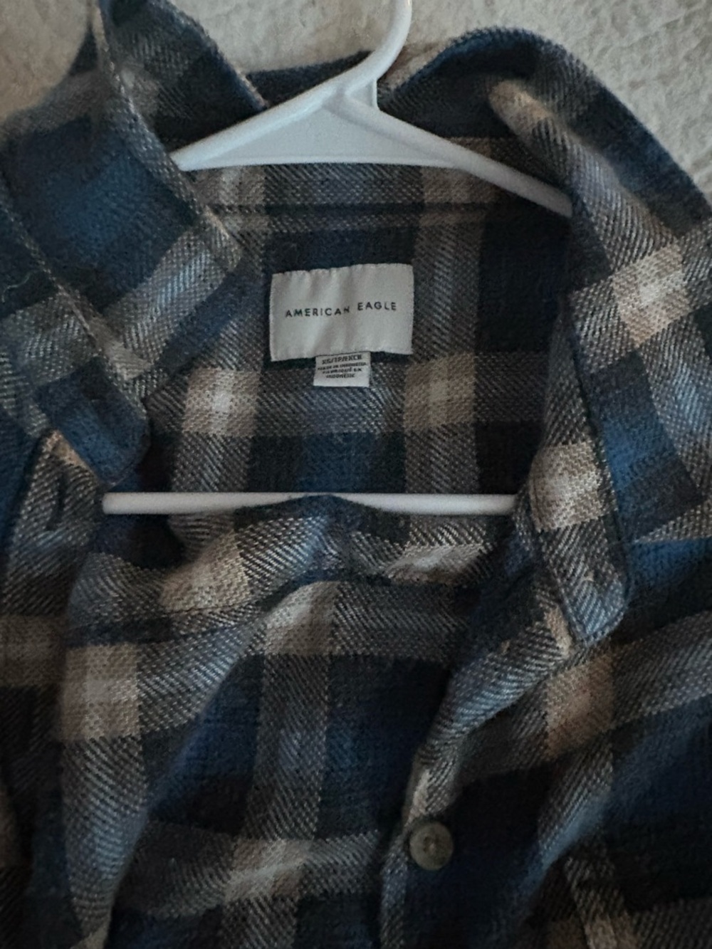 American Eagle Blue and Cream Plaid Button-Up Shirt